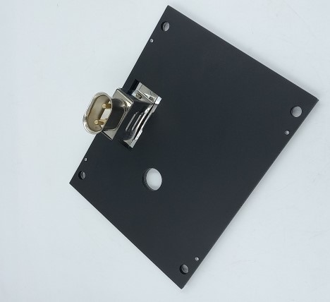 Плоский металлический нагреватель  240×185;1.3×230;8 с прижимной пластиной от производителя Полимернагрев